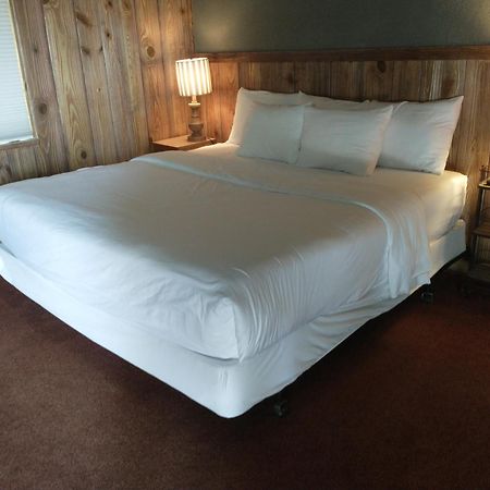 Simmer Motel Wamego Eksteriør bilde
