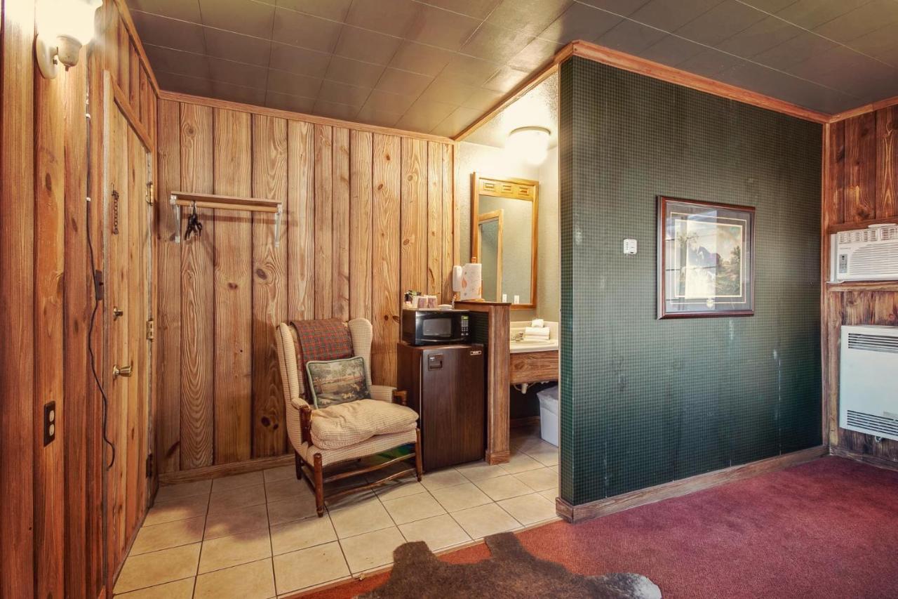Simmer Motel Wamego Eksteriør bilde