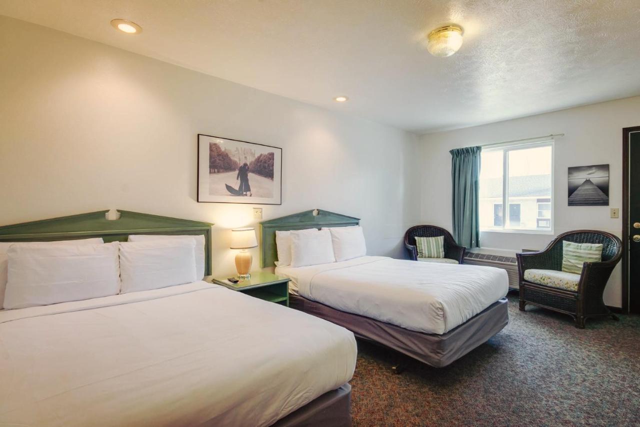 Simmer Motel Wamego Eksteriør bilde