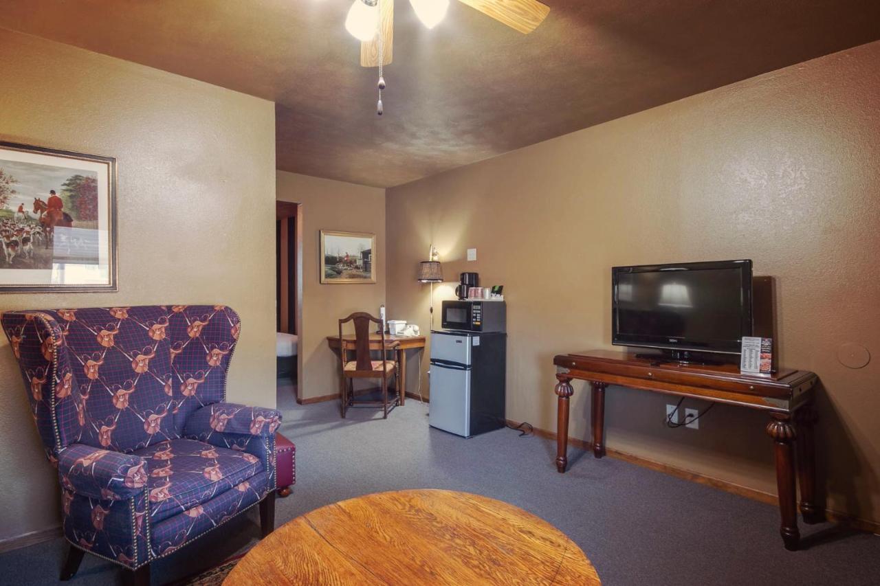 Simmer Motel Wamego Eksteriør bilde