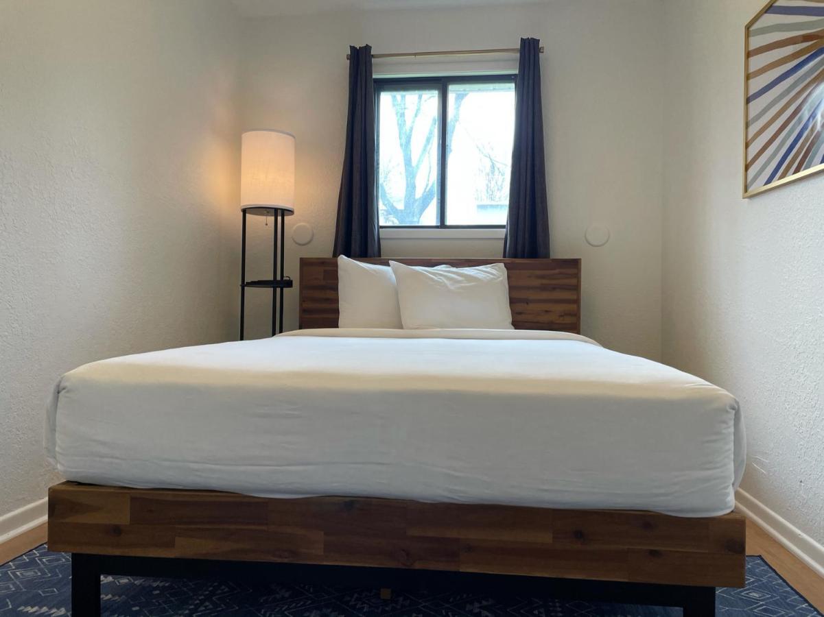 Simmer Motel Wamego Eksteriør bilde